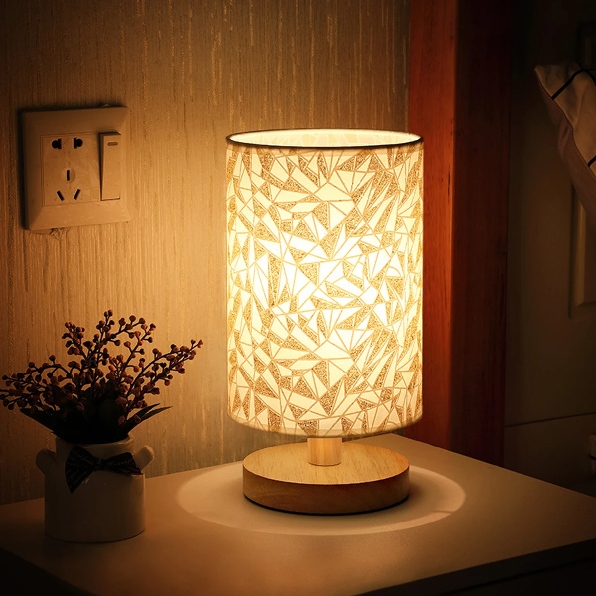 Dekoratif Ahşap LED Komodin Lambası – Yatak Odası Işığı