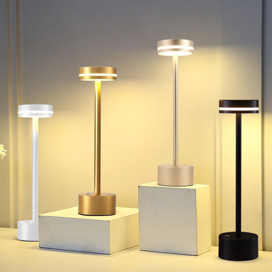 Minimalist Tarzda Masa Lambası - Üç Ayarlı Lamba